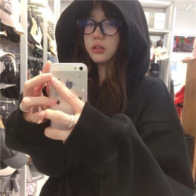 皮裘大衣女人